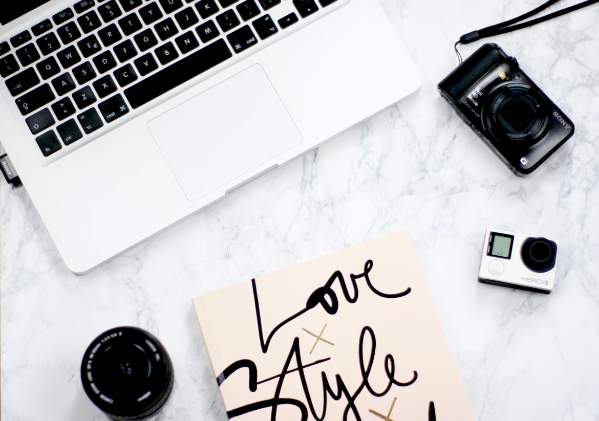 camera-blogging-vlogging-1170x823.jpg