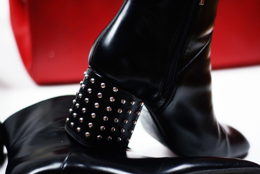 zara-black-boots